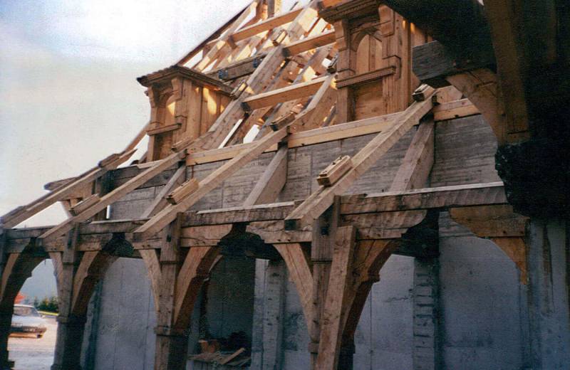 charpentier pour la rénovation d'un monument historique à Strasbourg en Alsace